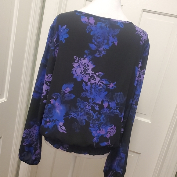 Counterparts Floral Print Blouse Smocked Hemline Size Large - Picture 4 of 10